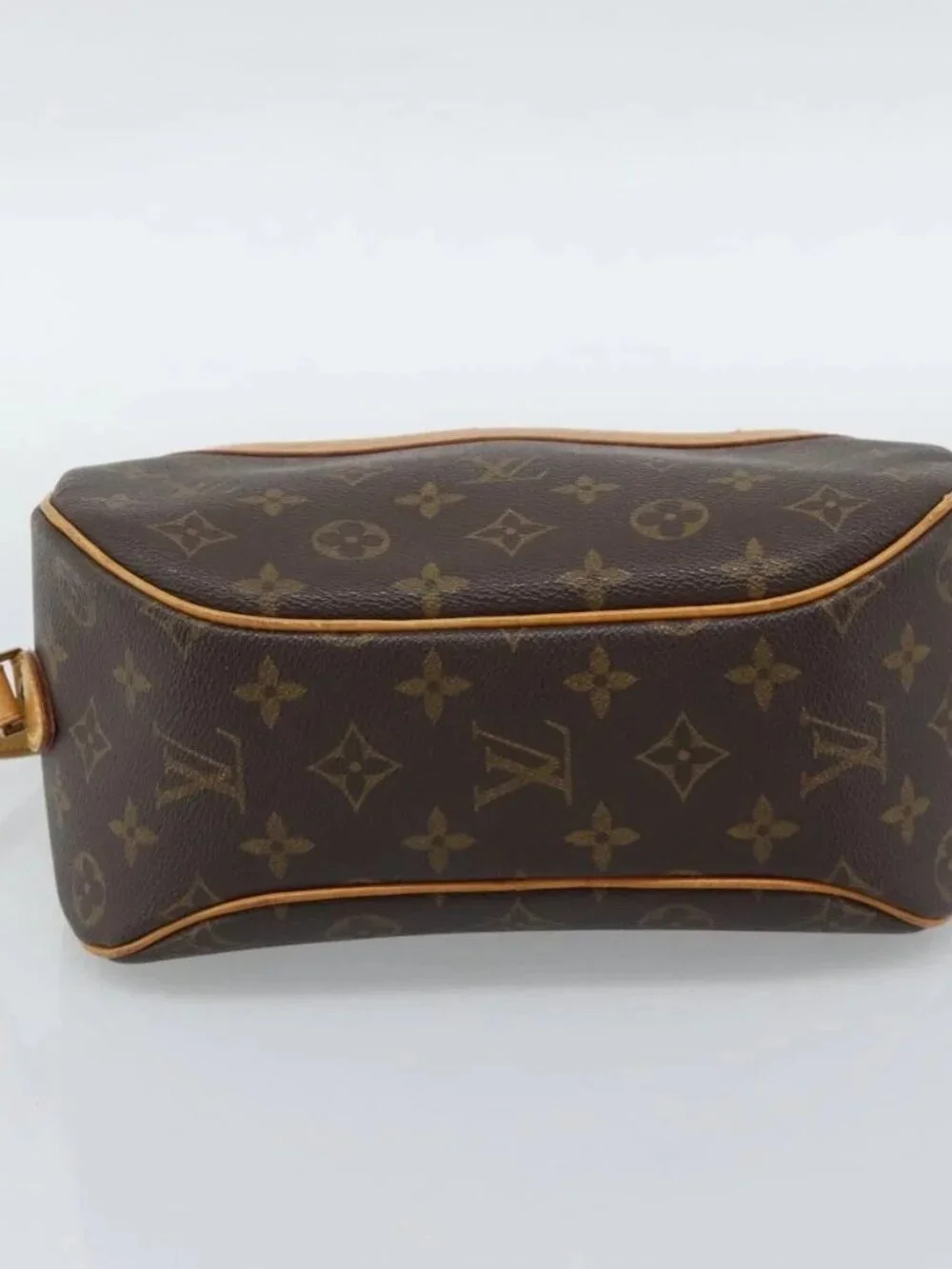 LOUIS VUITTON Monogram Blois Shoulder Bag M51221 LV Auth ka4792A